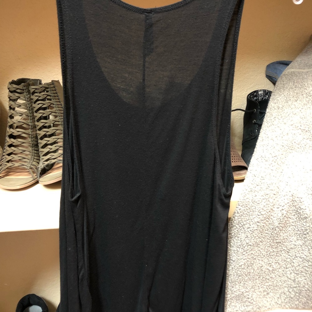 Loose fitting tank - Picture 2 of 2